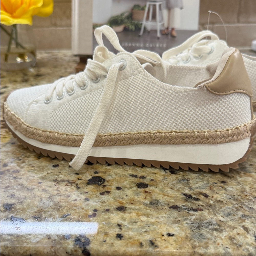 Elegant Cream and Tan Women's Sneakers - Picture 2 of 7